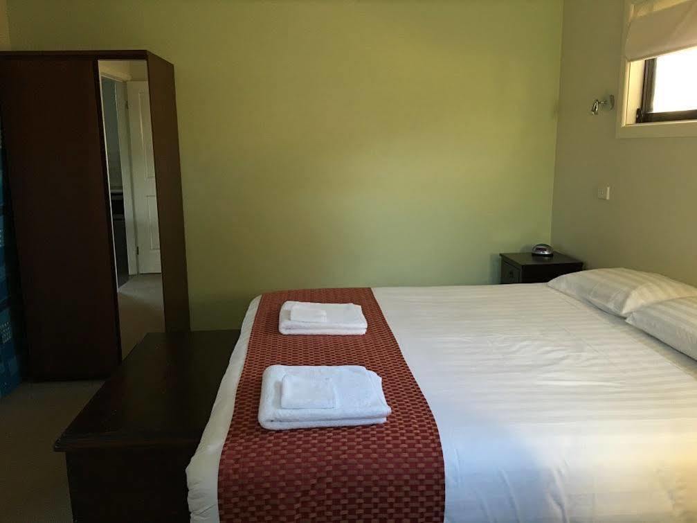 Hillview Farmstay Gundagai Esterno foto