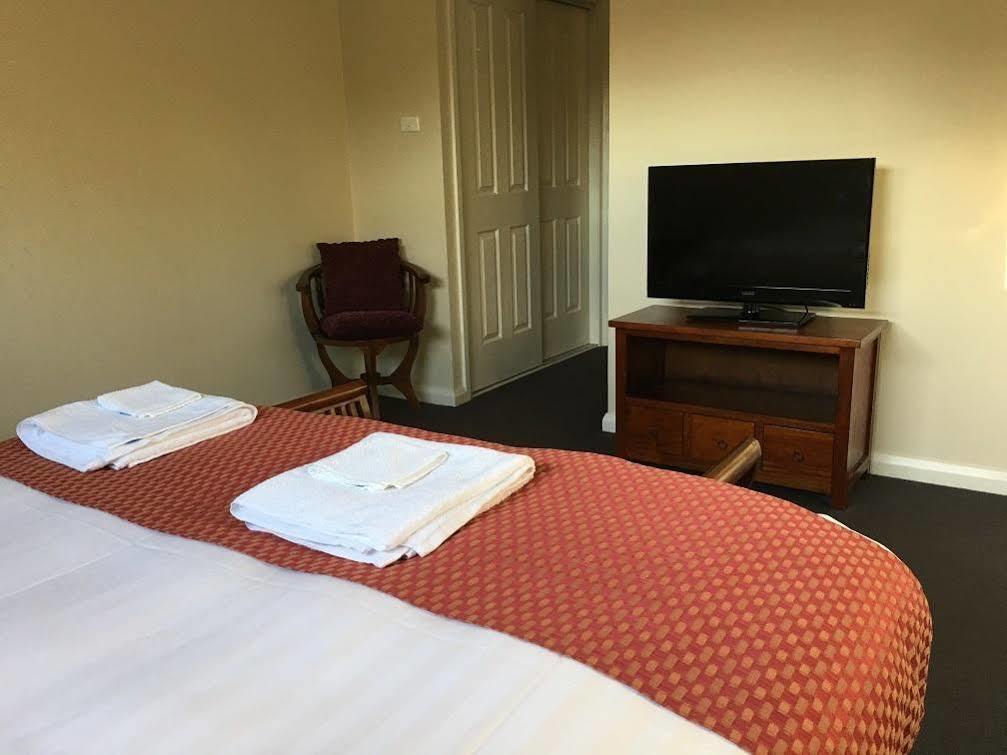 Hillview Farmstay Gundagai Esterno foto