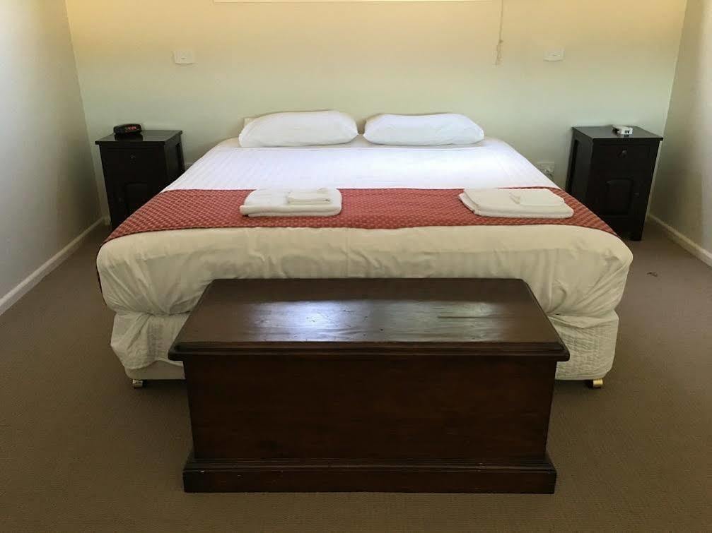 Hillview Farmstay Gundagai Esterno foto
