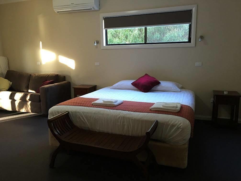 Hillview Farmstay Gundagai Esterno foto