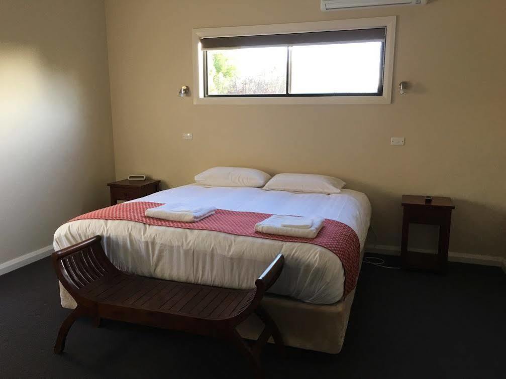 Hillview Farmstay Gundagai Esterno foto