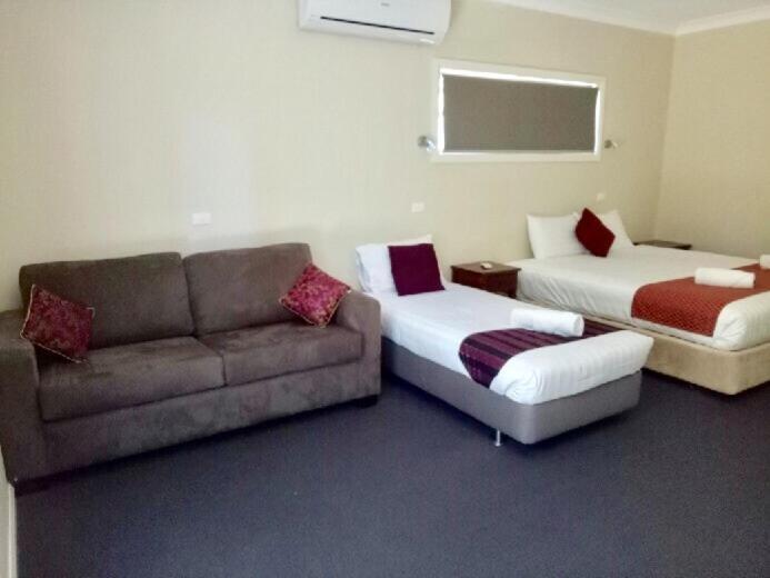 Hillview Farmstay Gundagai Esterno foto